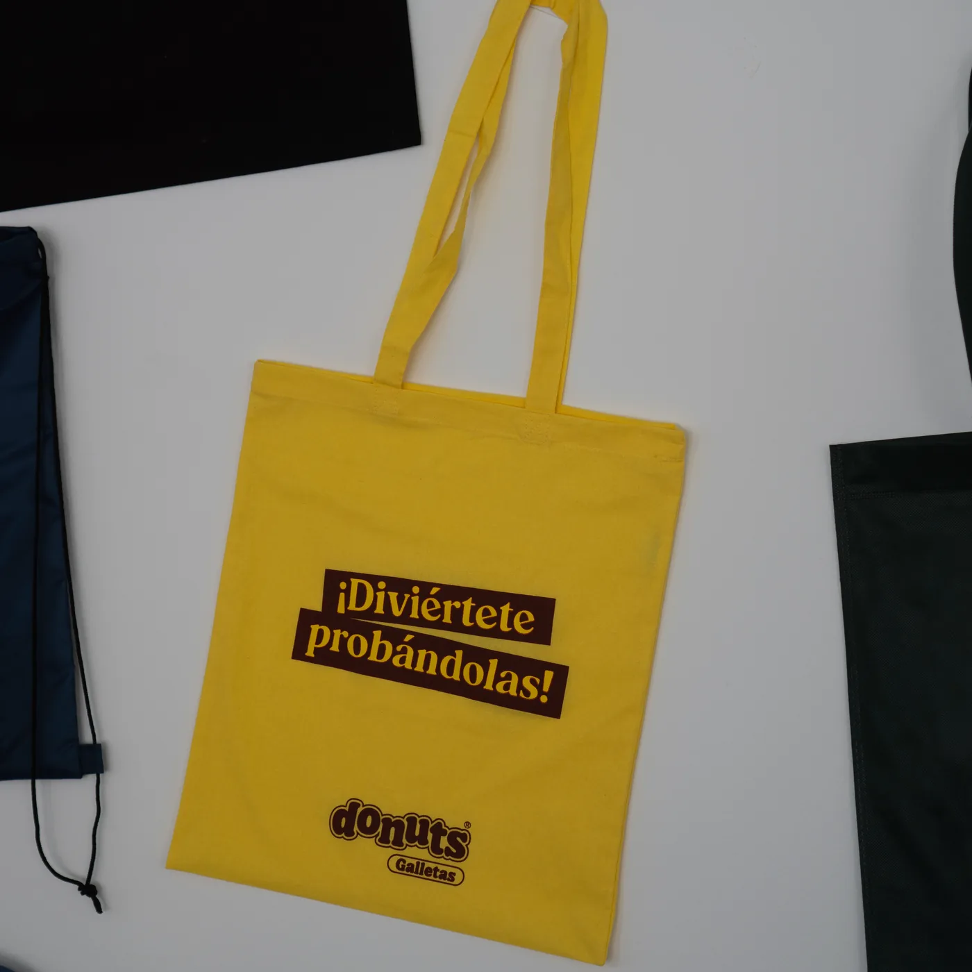 Tote bag de color personalizada con logo